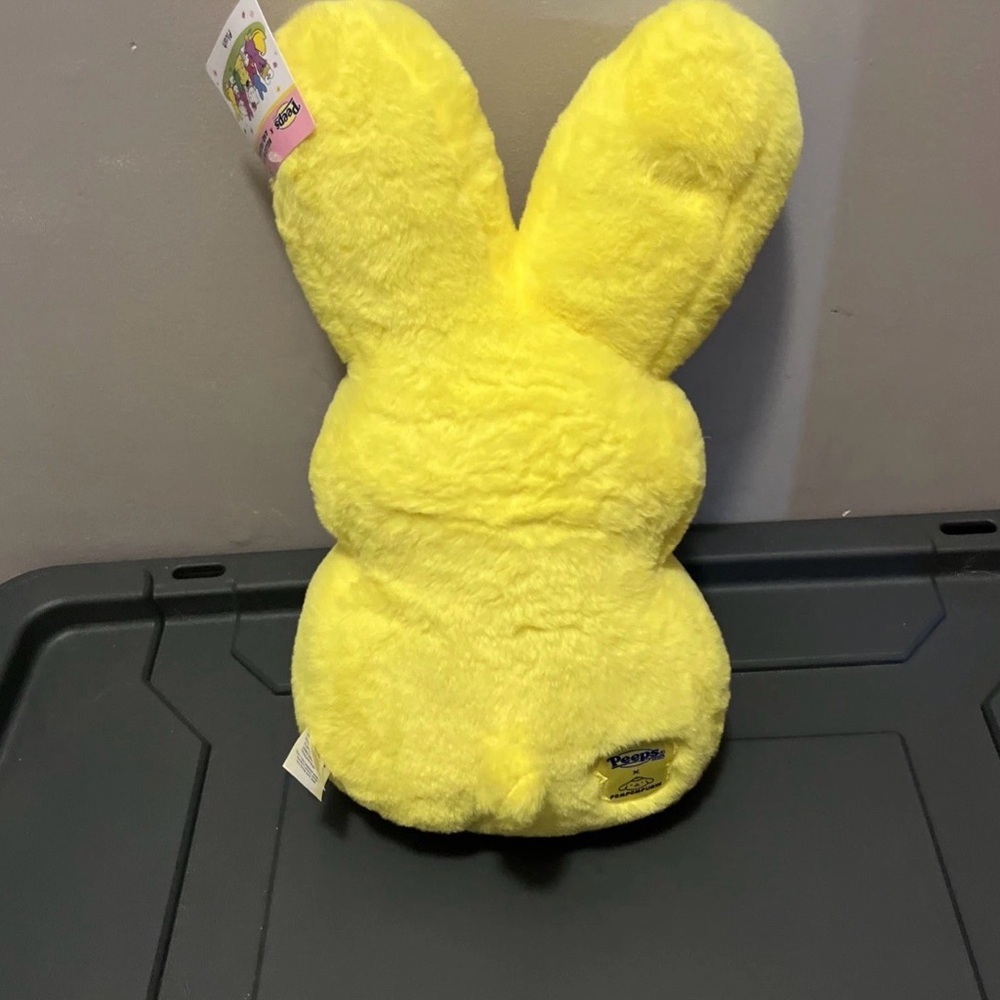 Peeps x Hello Kitty Pompompurin Easter 18 Inch Plush NWT - Picture 2 of 4